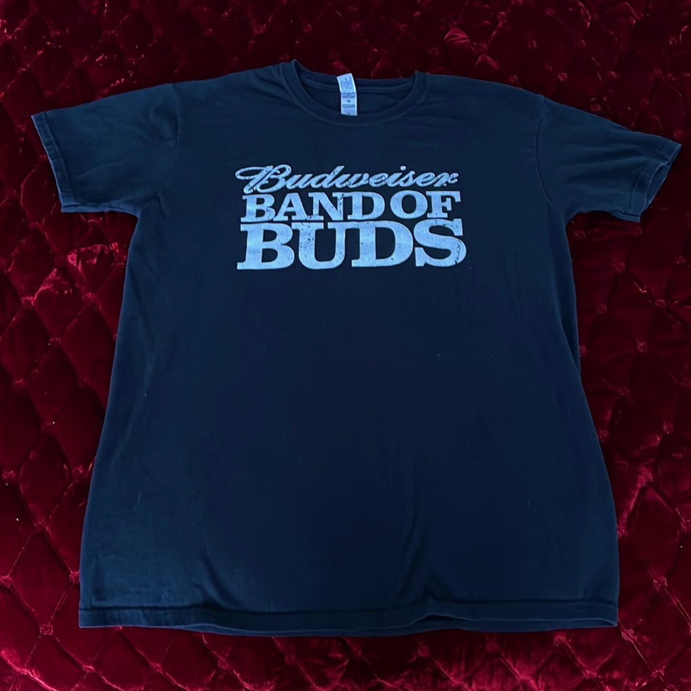 Gilden Ringspun Cotton Budweiser “Band of Buds” Tee Shirt
